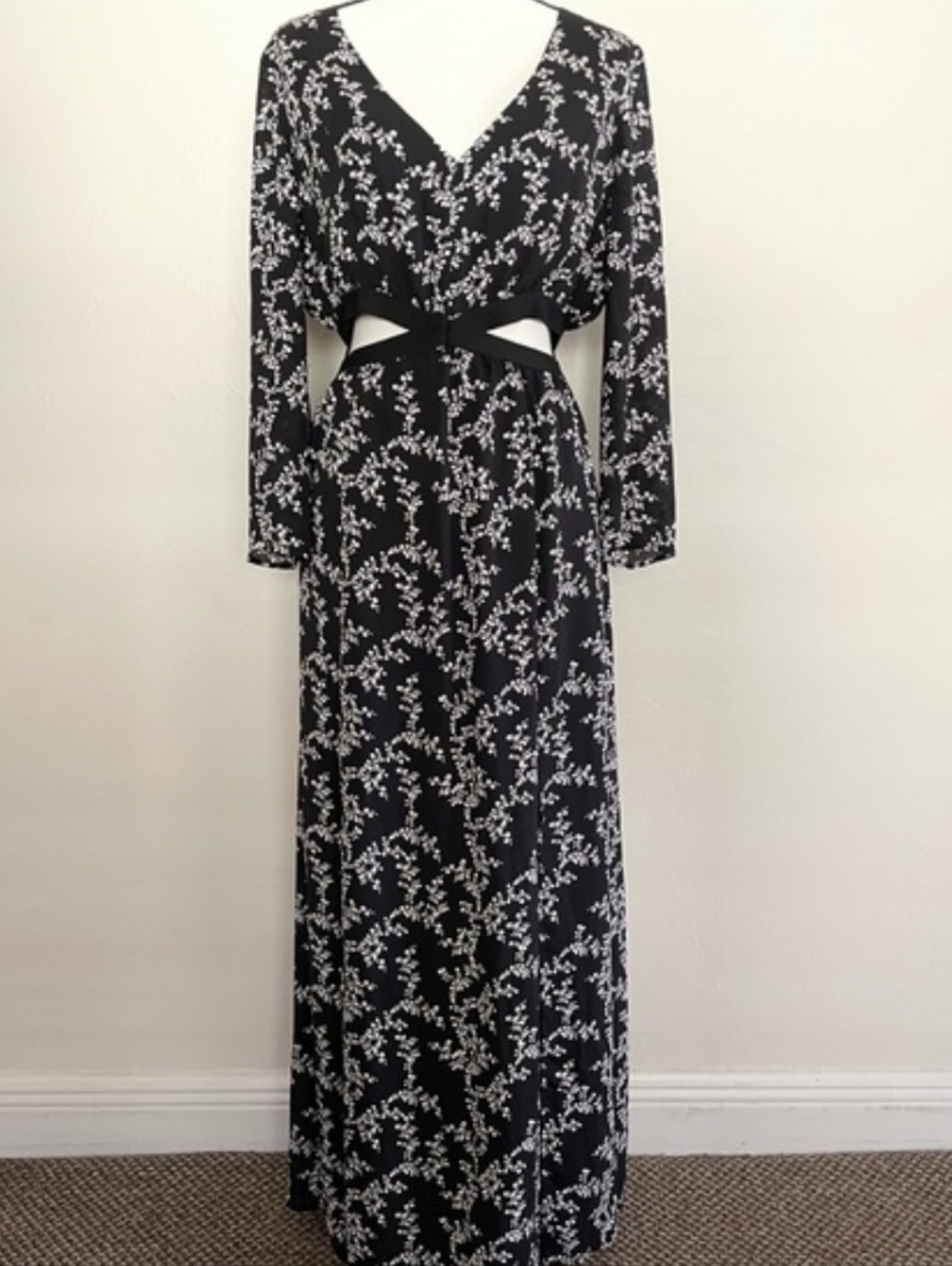 Black & White Printed Tie-Front Maxi Dress Siz M